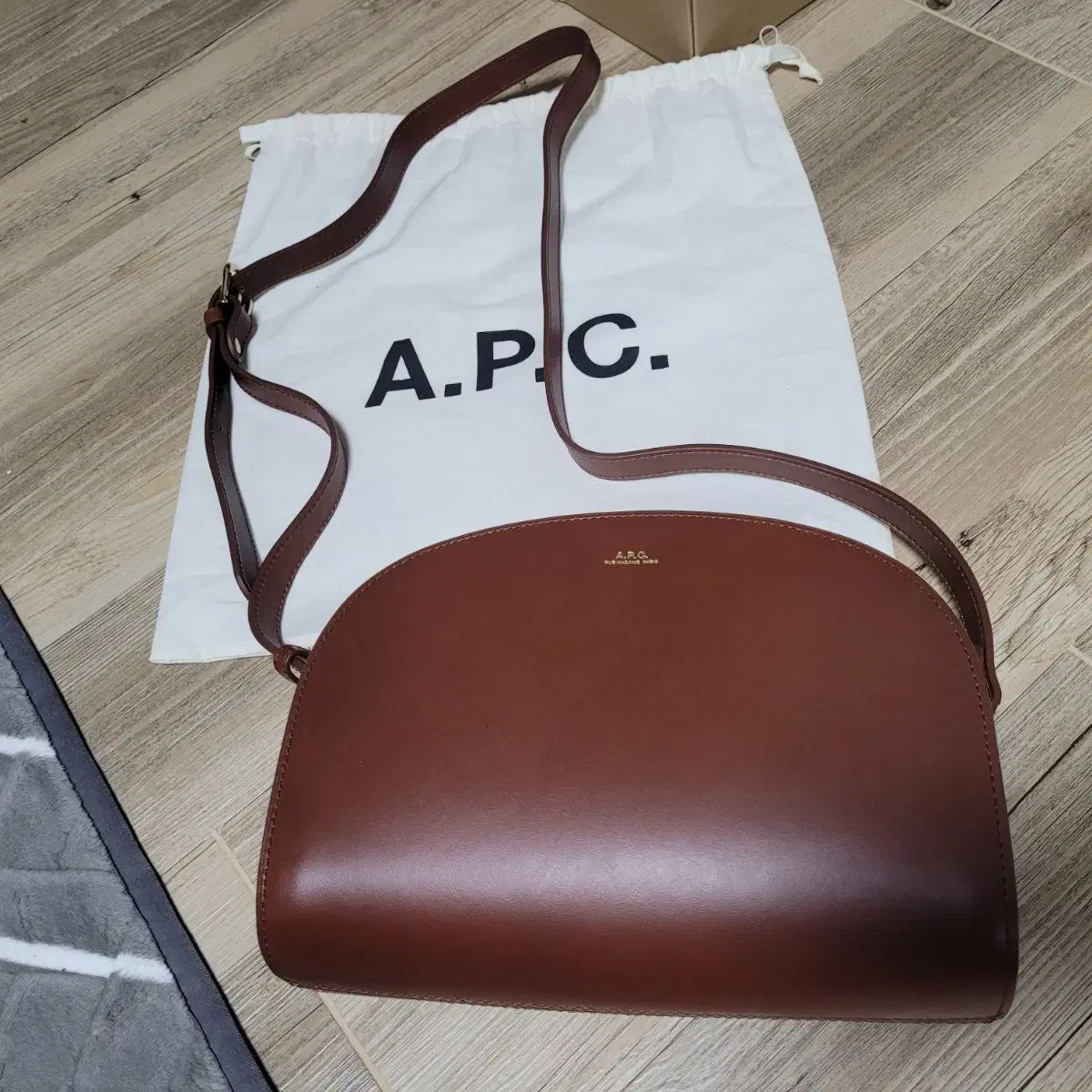 아페쎄 apc 데미룬 하프문